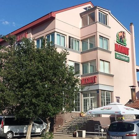 Guest House Mamut Kaštela Exteriör bild