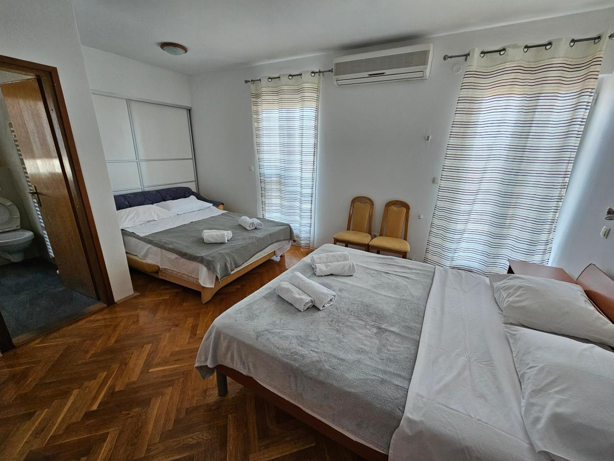 Guest House Mamut Kaštela Exteriör bild