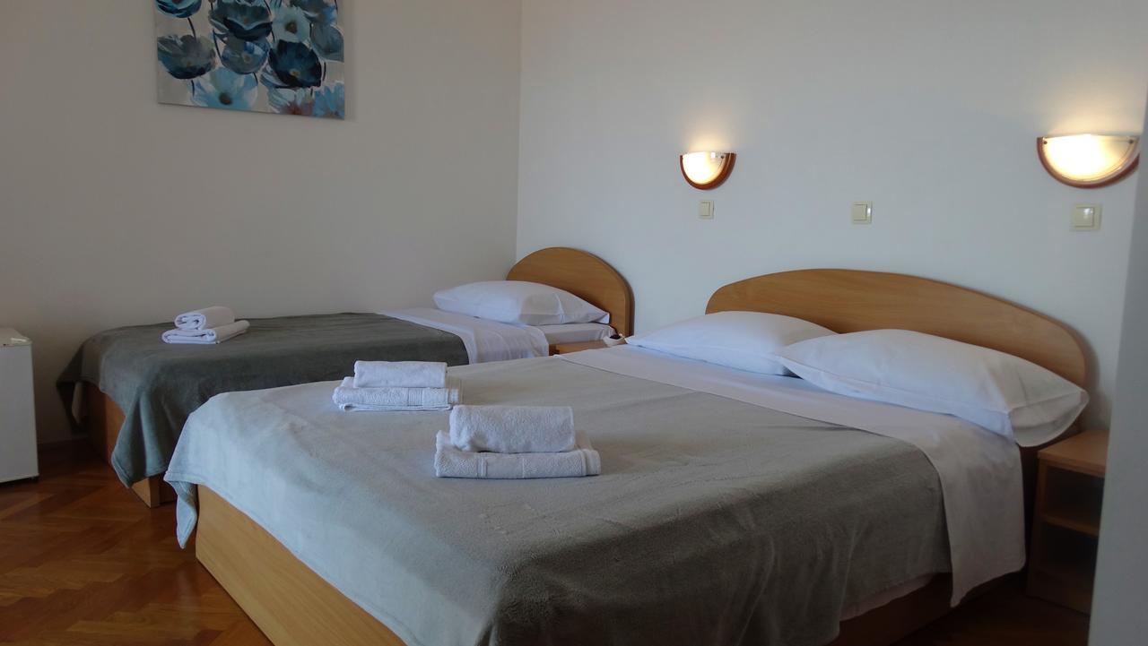Guest House Mamut Kaštela Exteriör bild