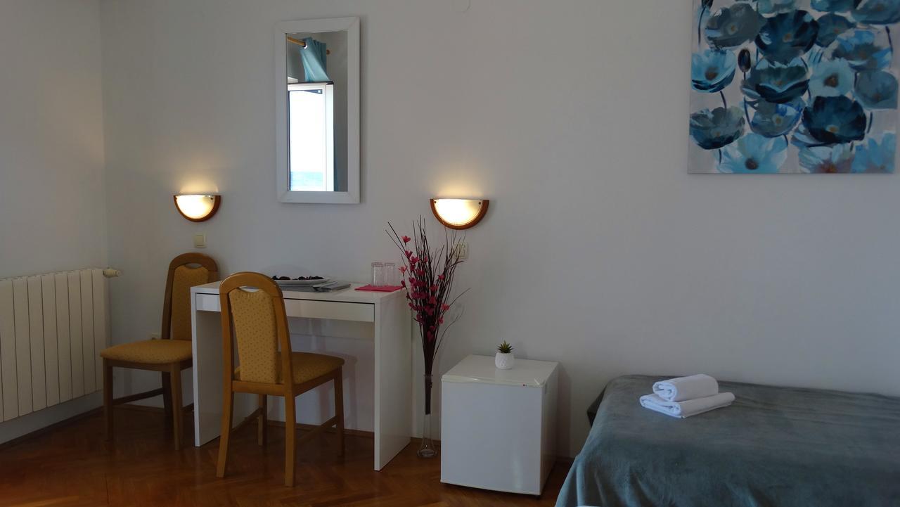 Guest House Mamut Kaštela Exteriör bild