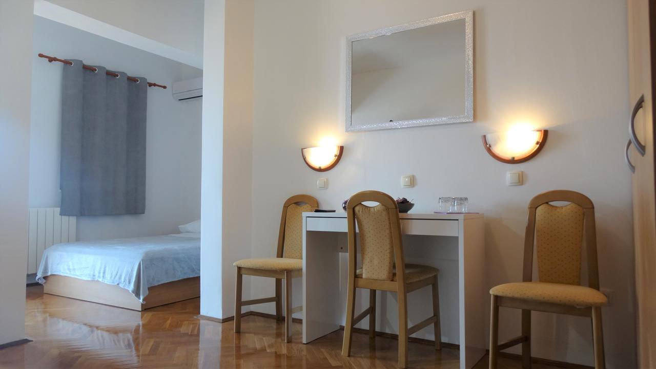 Guest House Mamut Kaštela Exteriör bild
