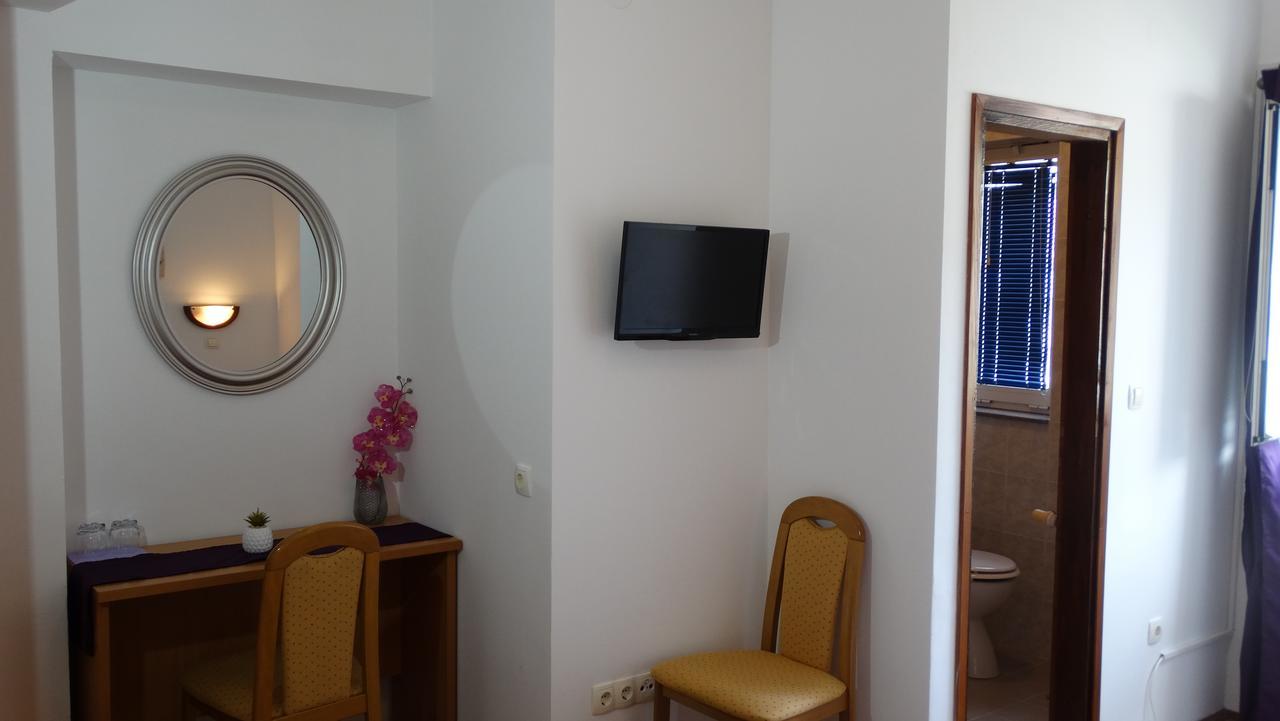 Guest House Mamut Kaštela Exteriör bild