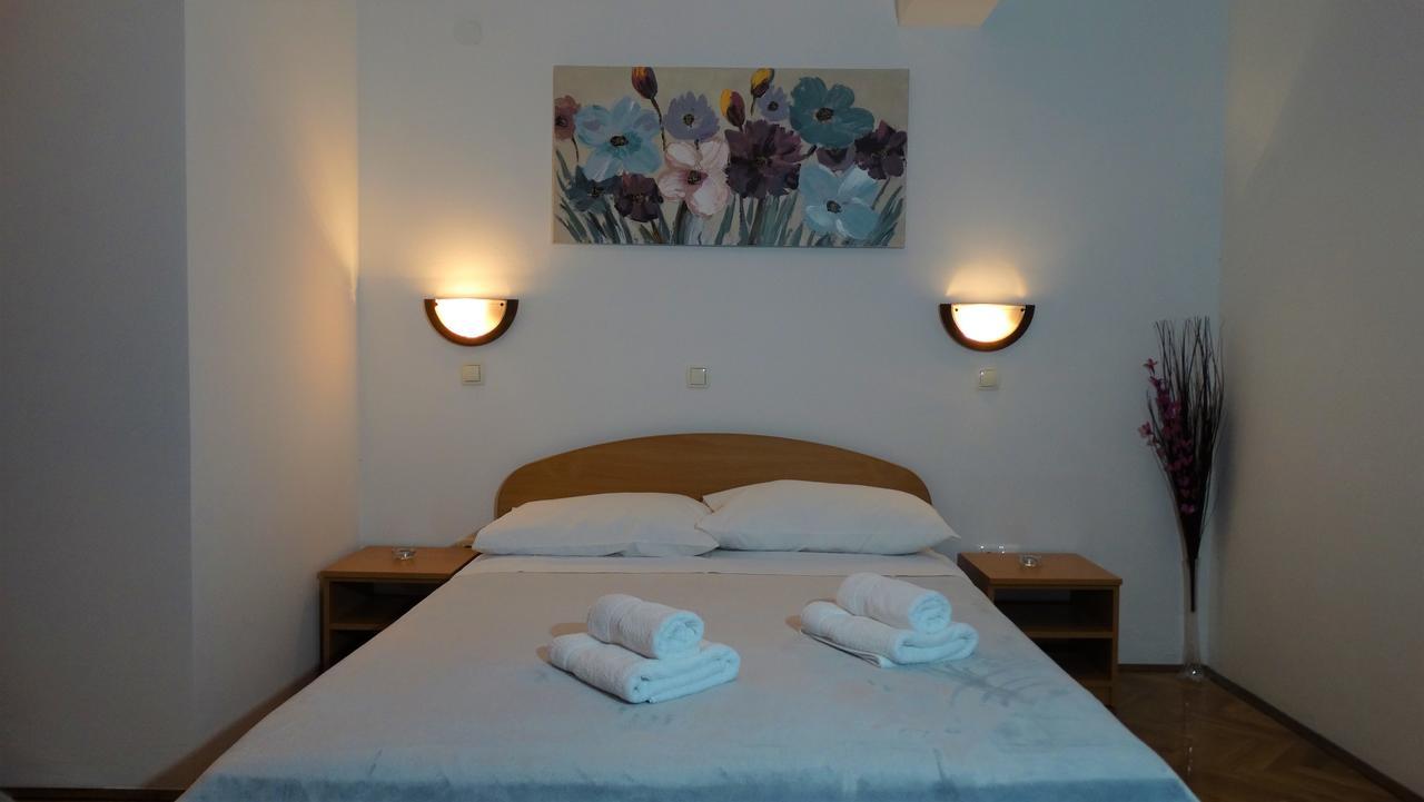 Guest House Mamut Kaštela Exteriör bild